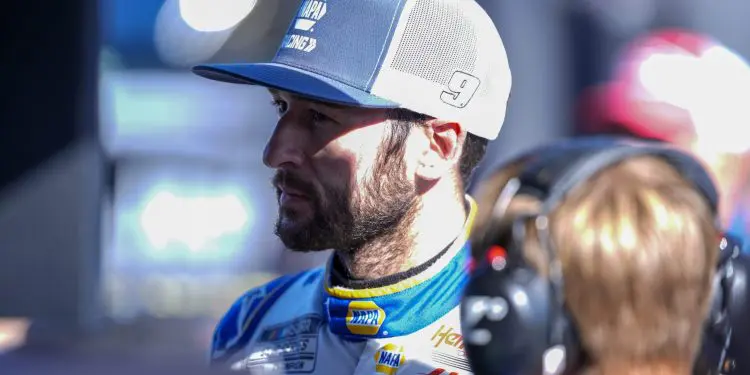 Kevin Harvick vs. Chase Elliott: The Feud That Shook Bristol and NASCAR’s Power Balance