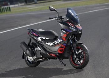 Aprilia SR GT Replica: a ágil e desportiva scooter com as cores da moto de MotoGP