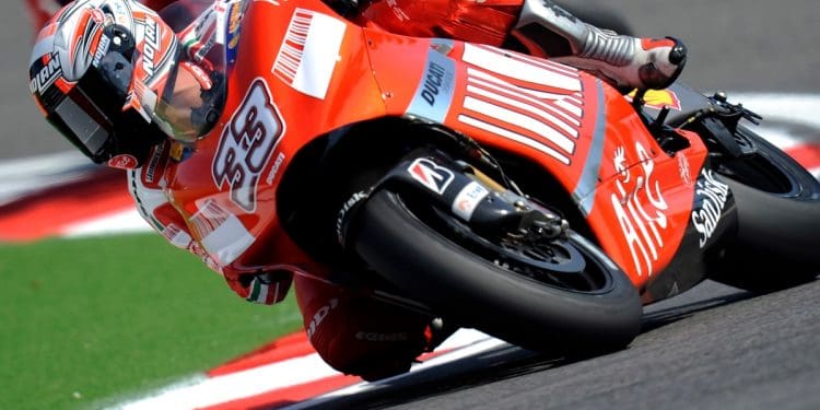 Marco Melandri recorda época na Ducati: ‘Teria mudado a minha carreira se tivesse sido uma moto mais simples’