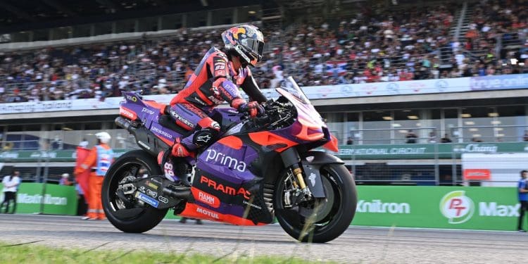 ‘Ou alargava e perdia posições, ou batia no Pecco na primeira curva’ – Jorge Martín