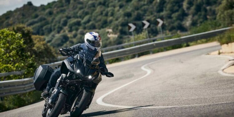 Ensaio – Yamaha Niken GT – unicórnio de três rodas