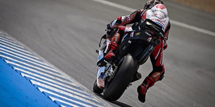 LCR Honda não pensa no mercado de pilotos e dá «desconto» a Takaaki Nakagami: ‘A culpa não é dele’