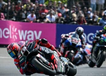 Aprilia continua sem patrocinador principal no MotoGP: ‘É altura de nós encontrarmos dinheiro’