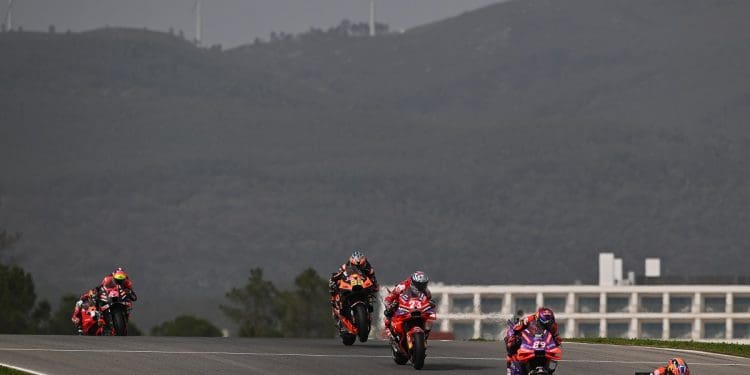 MotoGP tem de adaptar-se à publicidade; diretor da Finetwork MIR Racing Team sugere abrir conteúdo