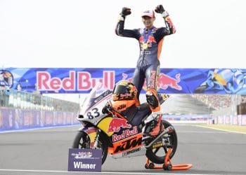Álvaro Carpe a caminho do Moto3 com a KTM Ajo depois do título na Rookies Cup
