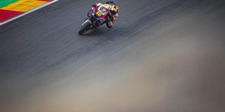 ‘Estive a pensar que estava em primeiro e o Marc Márquez estava a atacar para chegar até mim; ganhei’ – Luca Marini