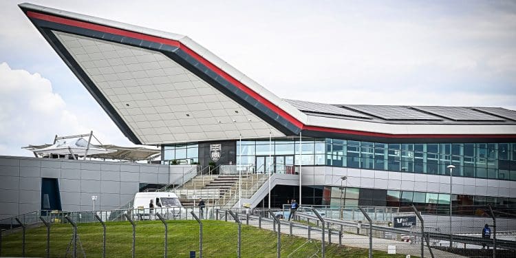 GP da Grã-Bretanha muda-se para maio na próxima época