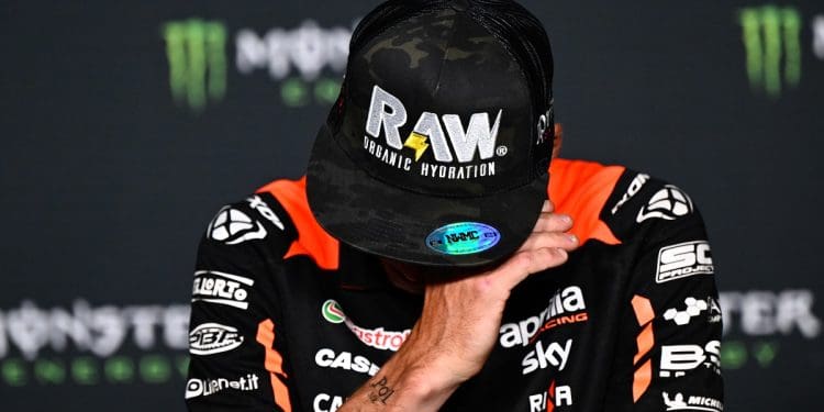 Vídeo: Aleix Espargaró desfez-se em lágrimas no momento de anunciar a retirada