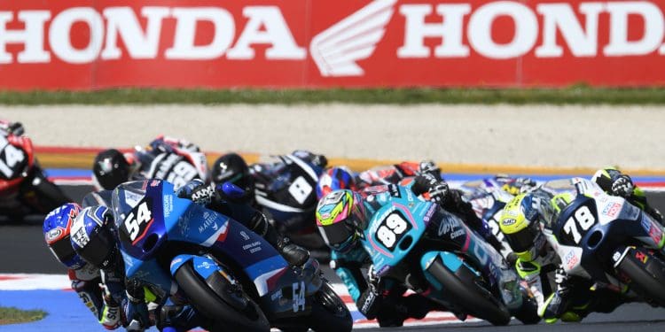 Vídeo: Siga o FIM CEV no Estoril, em direto