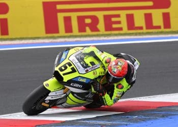 Triunfo de Alberto Surra na primeira corrida da época do Europeu de Moto2