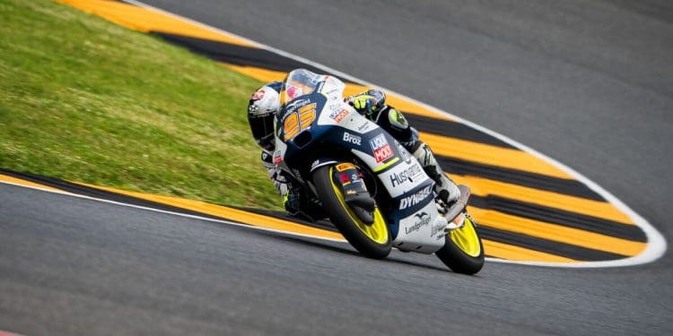 Collin Veijer avassalador no treino 1 do Moto3 em Assen, com nova volta recorde