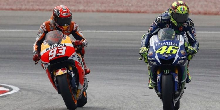 Valentino Rossi recorda 2015: ‘O Marc Márquez bateu em mim de propósito, para que caísse; Eu tinha de lhe devolver, e ele foi ao chão’