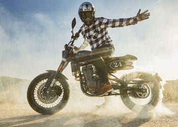 Bluroc Tracker 125: Desempenho e diversão com estilo