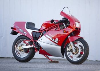 Ducati 750 F1 Montjuich – réplica de corrida rara em leilão