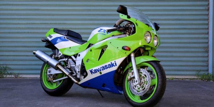 A Kawasaki ZXR 750R um ícone das super desportivas dos anos 90′