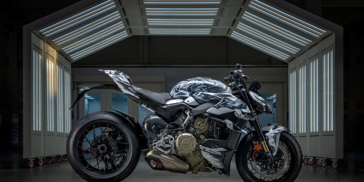 Ducati e Automobili Lamborghini juntas em nome da arte de Paolo Troilo