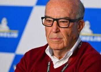 Carmelo Ezpeleta rejeita MotoGP com motos elétricas: ‘Essa possibilidade está muito distante’
