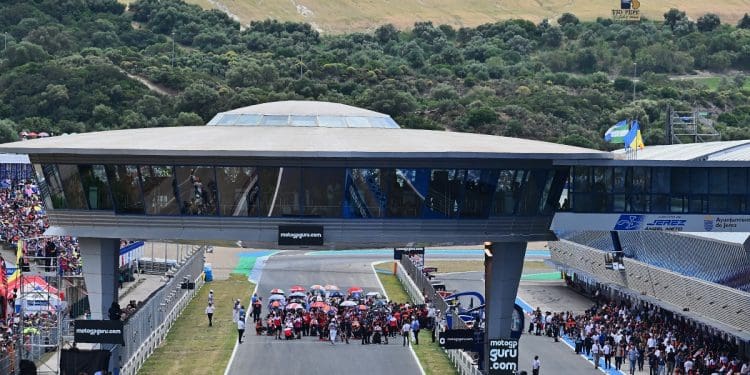 Circuito de Jerez homenageia Carmelo Ezpeleta com nome de curva