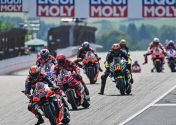 ‘Ou aplicas a tecnologia, ou estás fora; antes o piloto influenciava mais’ – Carlos Checa