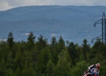 BMW e Honda voltam a ter mais dias de testes no WSBK em 2024