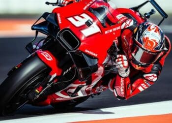 ‘É rápida como o c****! Sente-se a aceleração e não a velocidade máxima’ – Pedro Acosta sobre a estreia na classe rainha com a sua KTM RC16