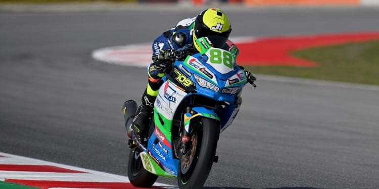 Daniel Mogeda ganhou corrida imprópria para cardíacos no WSSP300 em Assen