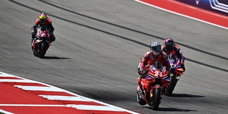 Enea Bastianini surpreendido com escolha da Ducati: ‘Pensava que era uma luta entre mim e o Jorge Martín’