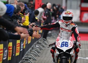 Meio dia depois, triunfo dominador de Niki Tuuli na corrida 1 do WSSP em Magny-Cours