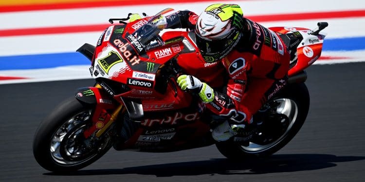 Álvaro Bautista a poucas semanas de decidir o futuro