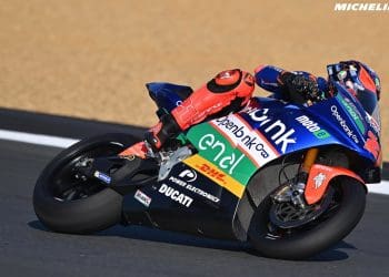 Kevin Zannoni festeja em Barcelona a primeira vitória no MotoE