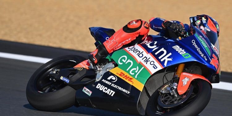 Kevin Zannoni festeja em Barcelona a primeira vitória no MotoE