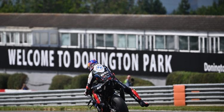 BMW falou de mudança para o MotoGP com Toprak Razgatlioglu, mas garante: ‘Em poucos dias ficámos alinhados’