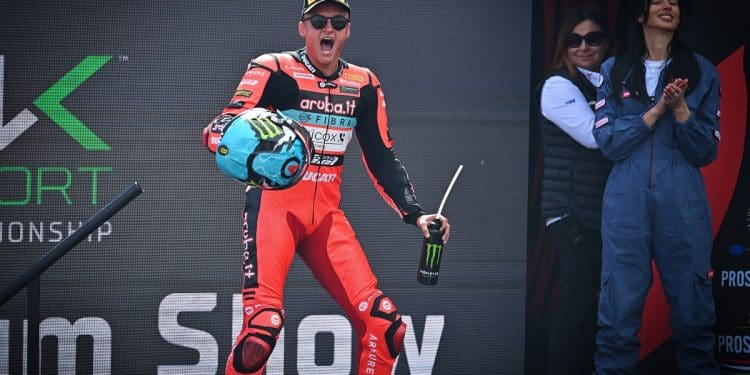Adrián Huertas está a caminho do Moto2… e «espreita» MotoGP para cumprir promessa com Pedro Acosta