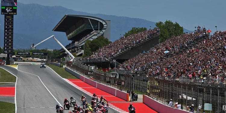 Carlos Ezpeleta enaltece que MotoGP atravessa a sua melhor era: ‘É tudo no limite’