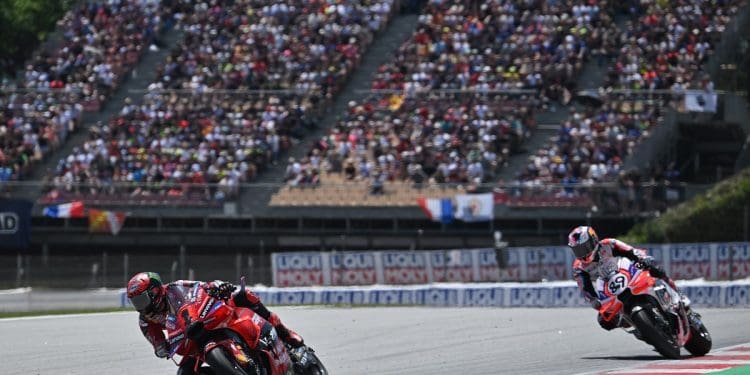 Barcelona deve fechar época de MotoGP; lembra-se como ficaram Martín e Bagnaia no GP da Catalunha?