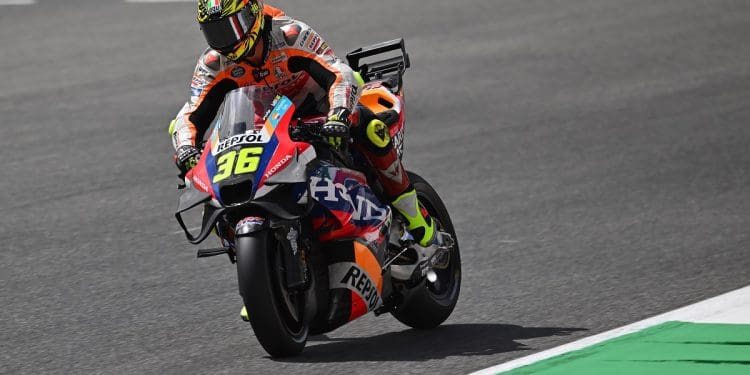 Sete Grandes Prémios, três abandonos: O calvário de Joan Mir sem fim à vista