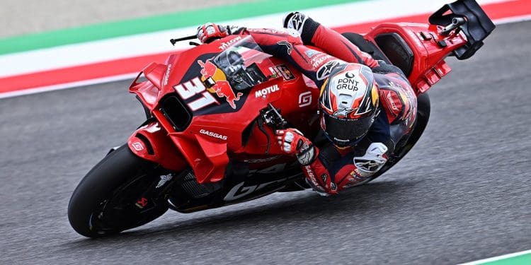 Andrea Dovizioso elogia talento de Pedro Acosta: ‘O que está a fazer é muito especial’