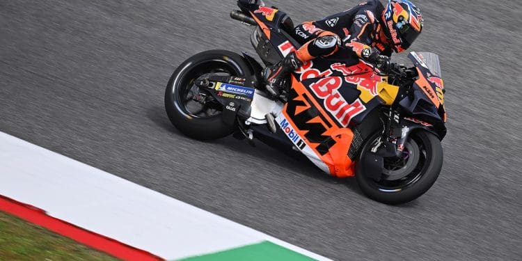 KTM mudou de paradigma, deixa ‘projeto de ensino’ e opta por pilotos com créditos firmados