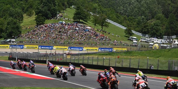 Crónica: Silly season, uma dança das cadeiras com muita especulação à mistura