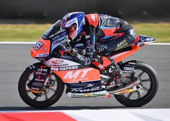 Iván Ortolá varreu recorde de Silverstone e selou segunda pole position da carreira no Moto3