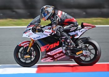 Arón Canet varreu volta recorde e liderou treino 1 do Moto2 na Grã-Bretanha