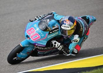 David Alonso vence corrida de loucos no Moto3, com a vitória a ser disputada até ao último segundo; Drama no arranque para Ortolá