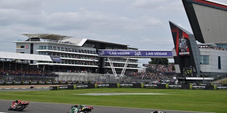 ‘Agora os melhores pilotos são os espanhóis, mas há que potenciar pilotos de qualquer lugar’ – Jorge Martínez Aspar