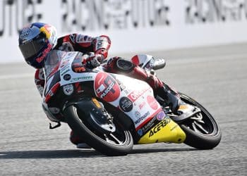 Filippo Farioli ditou ritmo em Buriram e segue para a Q2 do Moto3 com mais três pilotos