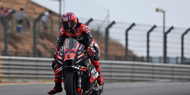 Maverick Viñales crê em segurança melhor com sistema rádio: ‘Por vezes não há tempo para uma bandeira vermelha…’