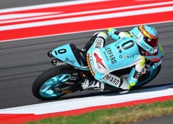 A chuva deu tréguas, o sol brilhou e Ángel Piqueras dominou em Phillip Island; Estão encontrados os pilotos que garantiram a Q2 diretamente