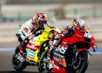 Jorge Lorenzo pede tempo para Pedro Acosta: ‘Ele não está habituado a pilotar esta moto com pneus que estão a gritar pelo fim da corrida’