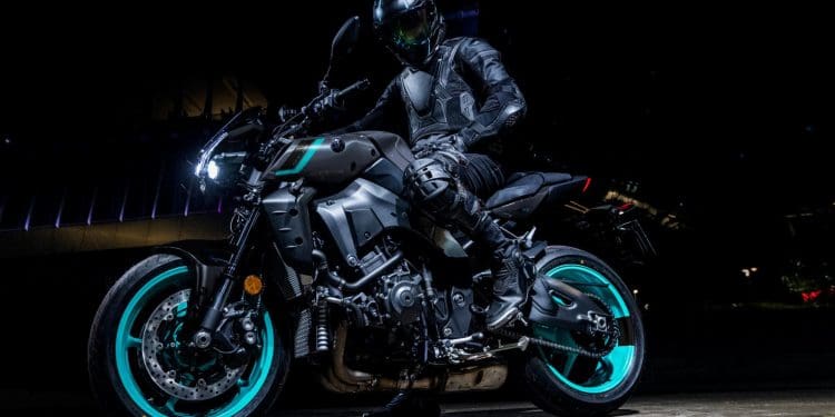 Pode o desenvolvimento de motor V4 da Yamaha significar uma revolução no coração da R1 e MT-10?