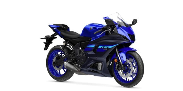 28 pilotos, no Yamaha R7 European Cup SuperFinale, à procura do prémio: a R7 mais recente e atualizada