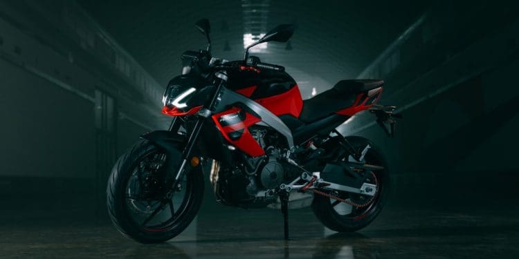Aprilia Tuono 457: Rebeldia em estado puro